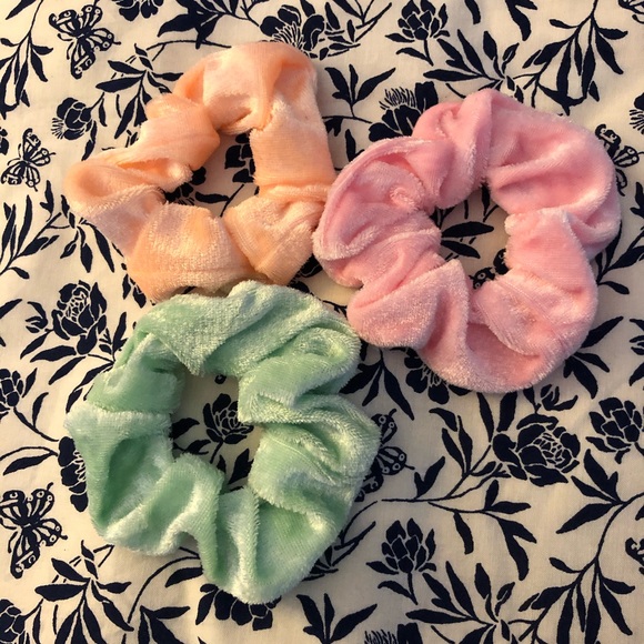 Trio of scrunchies pastel colors spring time - Picture 2 of 6